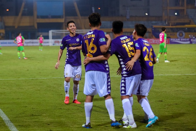Sau danh hiệu Quả bóng Vàng 2019 Đỗ Hùng Dũng thăng hoa với tấm băng đội trưởng Hà Nội FC - Ảnh 9.