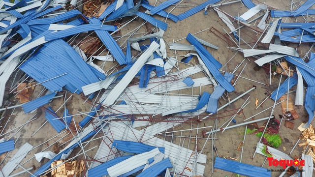 Vĩnh Phúc: Hiện trường tan hoang sau vụ lốc xoáy kinh hoàng khiến  hơn 20 người bị thương vong - Ảnh 5.