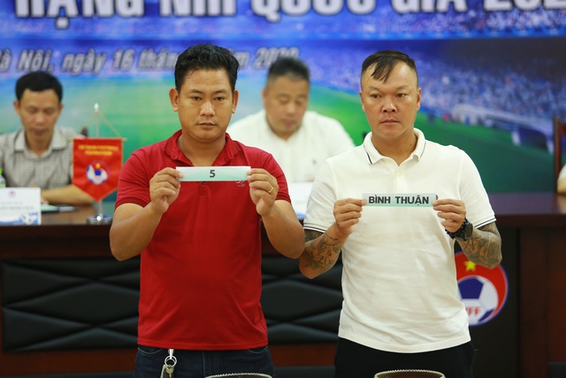 Giải Hạng Nhì Quốc gia 2020: Rộng cửa lên hạng, thưởng 300 triệu cho hai đội đồng hạng nhất - Ảnh 1. Giải Hạng Nhì Quốc gia 2020: Rộng cửa lên hạng, thưởng 300 triệu cho hai đội đồng hạng nhất - Ảnh 1.