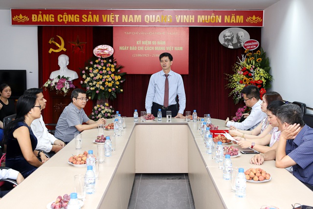Thứ trưởng Bộ VHTTDL Lê Quang Tùng chúc mừng các cơ quan báo chí nhân ngày 21/6 - Ảnh 8.