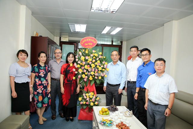 Thứ trưởng Bộ VHTTDL Lê Khánh Hải chúc mừng các cơ quan báo chí - Ảnh 6.