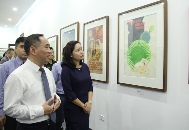 Bảo tàng Mỹ thuật Việt Nam giới thiệu 30 tranh cổ động trong giai đoạn từ 1958 đến 1986 - Ảnh 1.