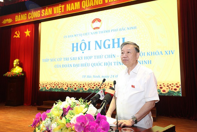 Bộ trưởng Tô Lâm tiếp xúc cử tri TP Bắc Ninh - Ảnh 1.