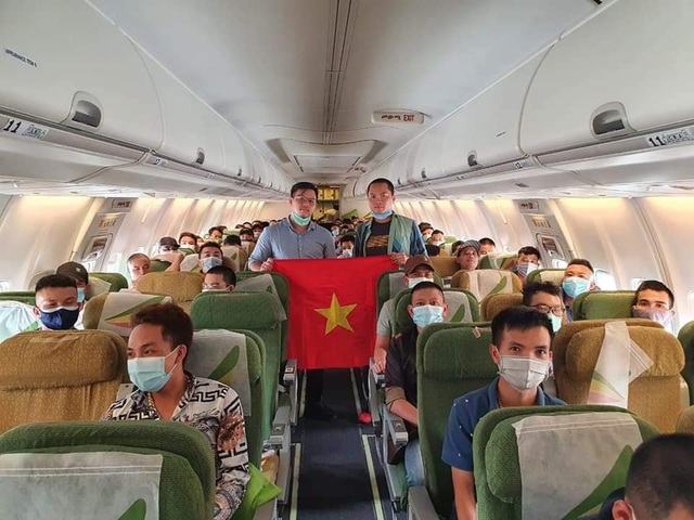 Đưa hơn 130 công dân Việt từ Nigeria, Cameroon và Malaysia về nước - Ảnh 1.