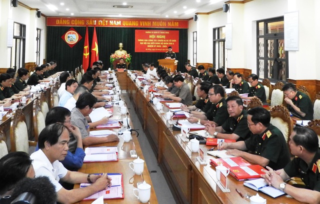 Đại tướng Ngô Xuân Lịch dự hội nghị thông qua công tác chuẩn bị và tổ chức Đại hội Đảng bộ Quân khu 5 nhiệm kỳ 2020-2025 - Ảnh 1.