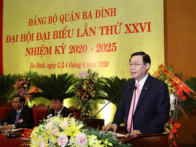 Bí thư Thành ủy Hà Nội Vương Đình Huệ chỉ cách tháo gỡ vướng mắc cho quận Ba Đình để đạt mục tiêu 100% trường chuẩn quốc gia - Ảnh 1.