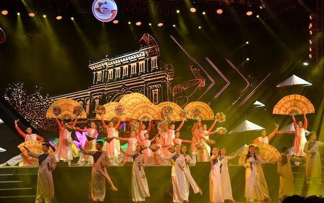 Khai mạc Hội diễn Tiếng hát miền Đông lần thứ XIX- năm 2020   - Ảnh 1.