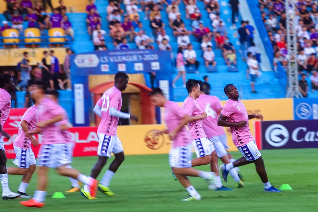 Chùm ảnh: Màn ra mắt ấn tượng của Rimario trong màu áo Hà Nội FC sau quãng thời gian dài chấn thương - Ảnh 2.