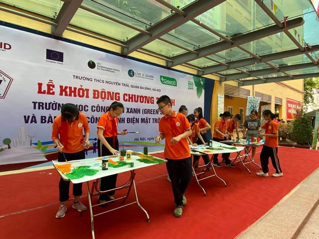 Trường học đầu tiên của Hà Nội được hỗ trợ công trình điện mặt trời mái nhà - Ảnh 2.