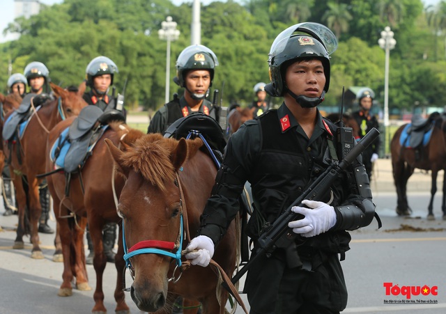 Đoàn Kỵ binh Cảnh sát cơ động chính thức ra mắt, diễu hành trước Lăng Bác và Nhà Quốc hội - Ảnh 15.