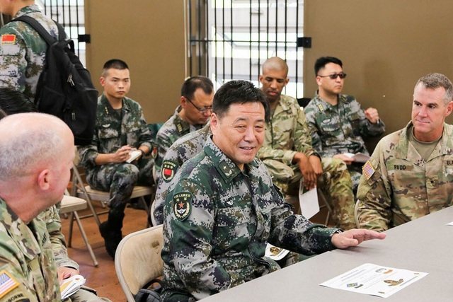 Lai lịch tướng trẻ Trung Quốc chỉ huy lục quân khu vực giáp Ấn Độ - Ảnh 1.