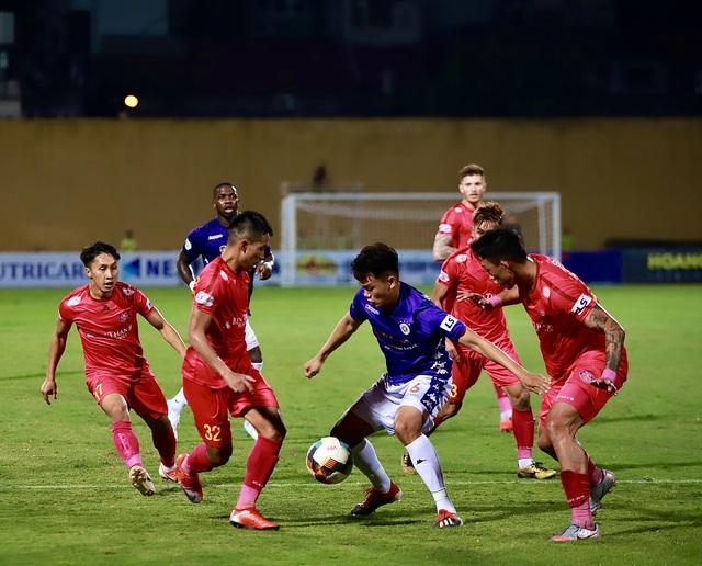 Vòng 7 V-League 2020: Thanh Hóa thăng hoa, Sài Gòn nối dài mạch bất bại - Ảnh 1.