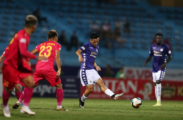[Chùm ảnh] Thất bại đắng thứ hai của Hà Nội FC ngay trên sân nhà - Ảnh 1.