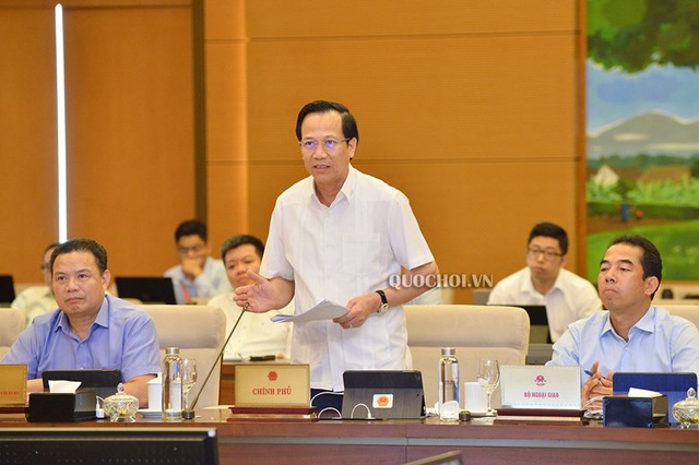 Ủy ban Thường vụ Quốc hội xem xét dự án Luật Người lao động Việt Nam đi làm việc ở nước ngoài theo hợp đồng (sửa đổi) - Ảnh 2.