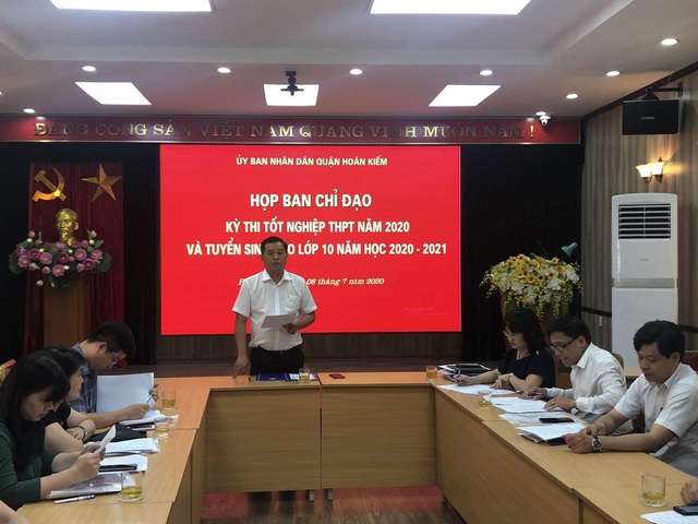 Quận Hoàn Kiếm họp Ban chỉ đạo kì thi vào 10 và thi tốt nghiệp Trung học phổ thông - Ảnh 1.