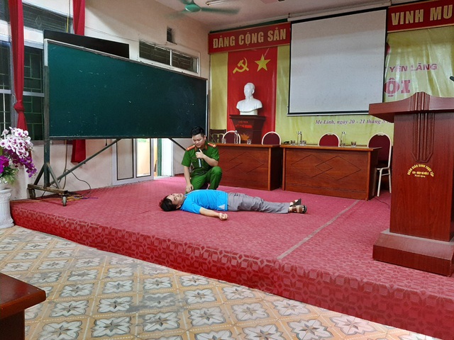 Huấn luyện về PCCC và CNCH tại trường THPT Yên Lãng - Ảnh 1. Huấn luyện về PCCC và CNCH tại trường THPT Yên Lãng - Ảnh 1.