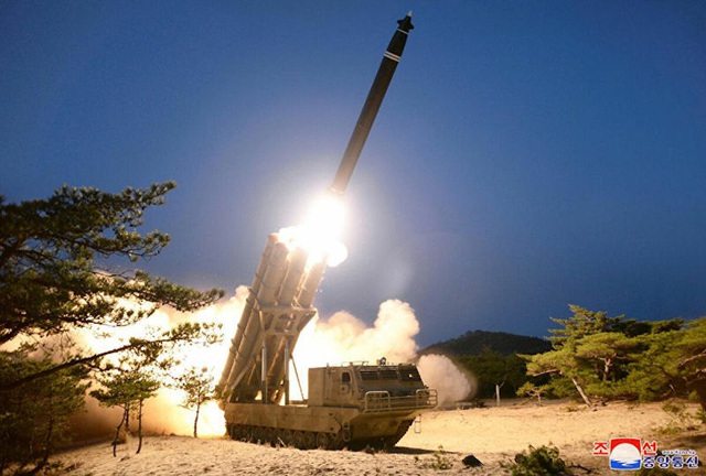 &quot;Dè chừng&quot; loạt tên lửa mới của Triều Tiên, Mỹ kêu gọi sự chú ý toàn cầu - Ảnh 1.
