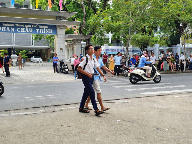 Hơn 13.000 thí sinh tại Đà Nẵng bước vào kỳ thi tuyển sinh lớp 10 THPT - Ảnh 2.