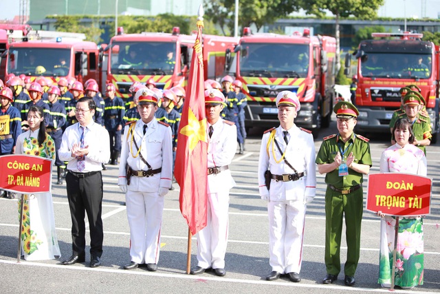 Hội thi thể thao nghiệp vụ chữa cháy và cứu nạn, cứu hộ vòng chung kết năm 2020 diễn ra tại Đà Nẵng - Ảnh 7.