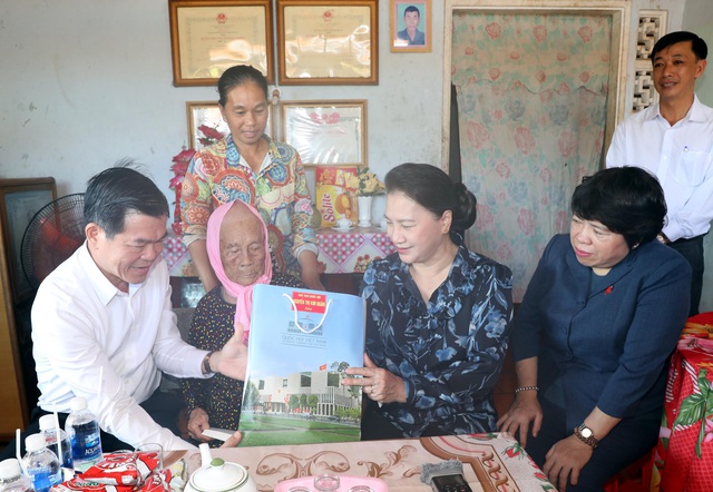 Chủ tịch Quốc hội Nguyễn Thị Kim Ngân làm việc tại Bà Rịa-Vũng Tàu - Ảnh 1. Chủ tịch Quốc hội Nguyễn Thị Kim Ngân làm việc tại Bà Rịa-Vũng Tàu - Ảnh 1.