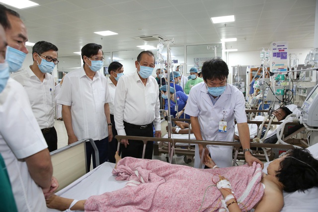 Vụ tai nạn nghiêm trọng tại Quảng Bình: Phó Thủ tướng Thường trực yêu cầu tập trung cứu hộ, cứu nạn với nỗ lực cao nhất nhằm giảm thiệt hại về người - Ảnh 1.