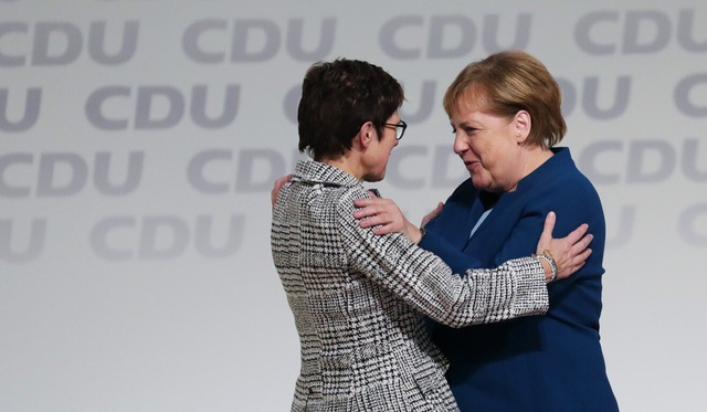 Mặc tương lai mơ hồ của đảng cầm quyền Đức, Thủ tướng Merkel trở lại &quot;huy hoàng&quot; trong vai trò nhà lãnh đạo khủng hoảng - Ảnh 3.