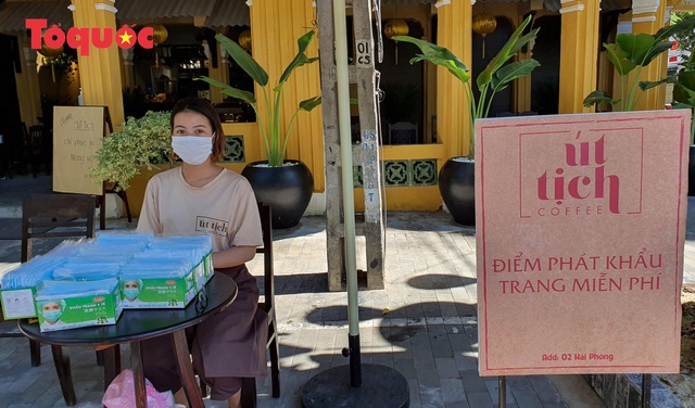 Hình ảnh Đà Nẵng ngày đầu giãn cách xã hội, nhiều hàng quán tạm đóng cửa, đường phố thưa người - Ảnh 21.