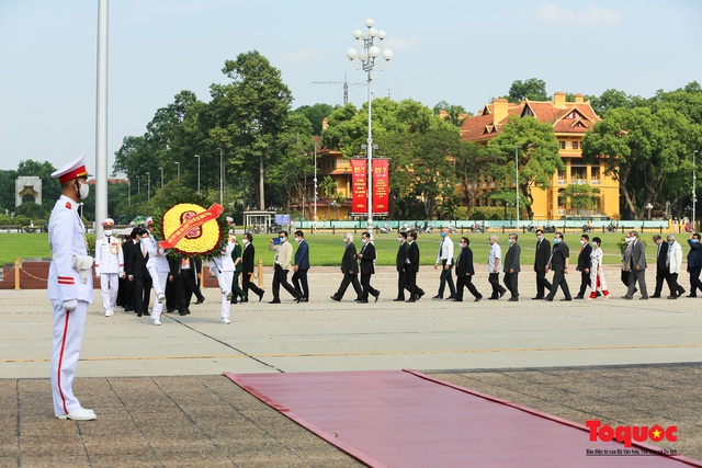 Thủ tướng Nguyễn Xuân Phúc gặp mặt đại biểu trí thức, nhà khoa học, văn nghệ sỹ - Ảnh 11.