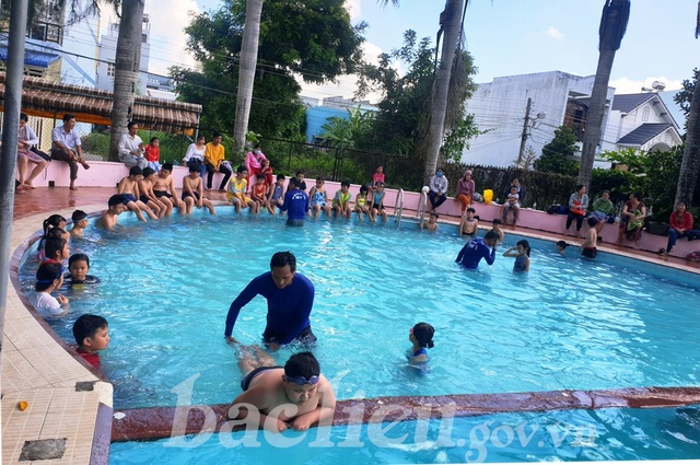 Lễ phát động toàn dân tập luyện môn bơi phòng, chống đuối nước năm 2020 trên địa bàn tỉnh Bạc Liêu - Ảnh 1.