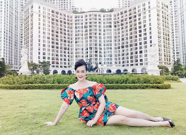 Danh hài Vân Dung khoe vóc dáng không thua kém người mẫu ở tuổi 44 - Ảnh 1.