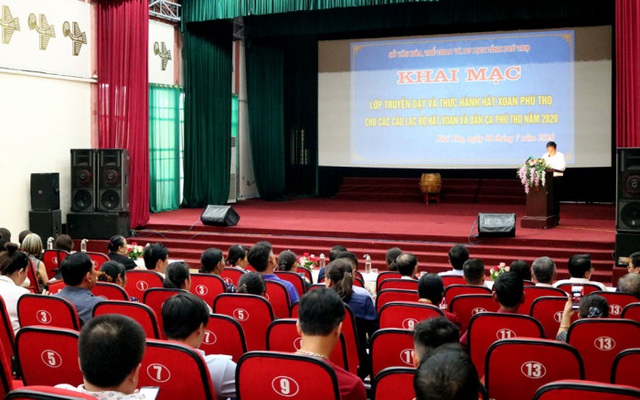 Tổ chức lớp truyền dạy và thực hành Hát Xoan cho các học viên Câu lạc bộ Hát Xoan và Dân ca Phú Thọ - Ảnh 1.