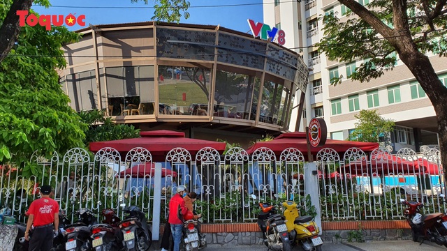 Quán cà phê xây không phép giữa trung tâm Đà Nẵng bị xử phạt 40 triệu đồng - Ảnh 1.