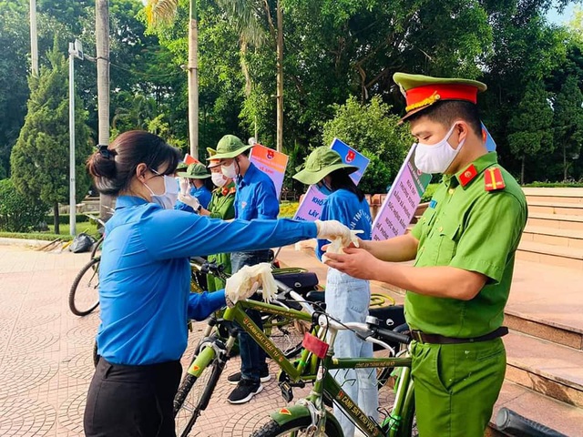  Đoàn Thanh niên Hà Nội chung tay cùng tuyến đầu phòng, chống dịch Covid-19 - Ảnh 6.