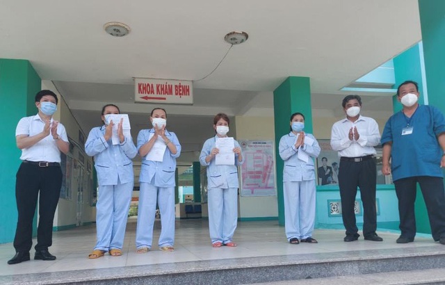 4 bệnh nhân Covid-19 đầu tiên của Đà Nẵng được công bố khỏi bệnh - Ảnh 1.