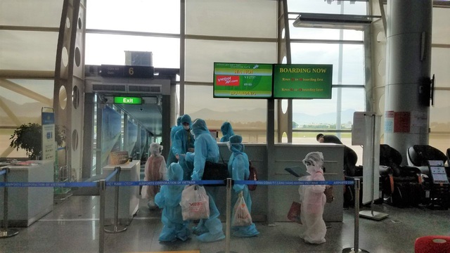 Vietjet đưa hơn 800 khách từ tâm dịch Đà Nẵng trở về nhà - Ảnh 1.