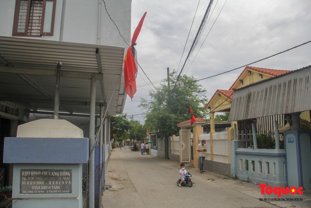 Lãnh đạo, nhân dân Thừa Thiên Huế viếng nguyên Tổng Bí thư Lê Khả Phiêu tại làng Rồng - Ảnh 2.