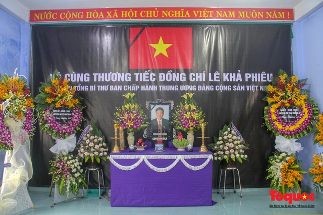 Lãnh đạo, nhân dân Thừa Thiên Huế viếng nguyên Tổng Bí thư Lê Khả Phiêu tại làng Rồng - Ảnh 5.