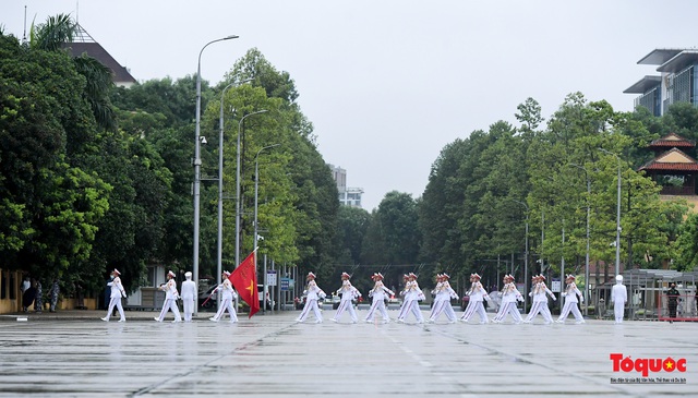 Lễ thượng cờ rủ Quốc tang nguyên Tổng bí thư Lê Khả Phiêu - Ảnh 1.