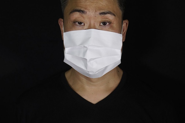 Nghệ sỹ sân khấu thiết kế gần 200 mẫu khẩu trang &quot;độc nhất vô nhị&quot; về dịch bệnh và chính trị Hong Kong - Ảnh 9.