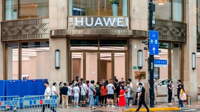 Toàn bộ cơ chế Huawei gặp nguy trước đòn trừng phạt mới của Mỹ - Ảnh 1.