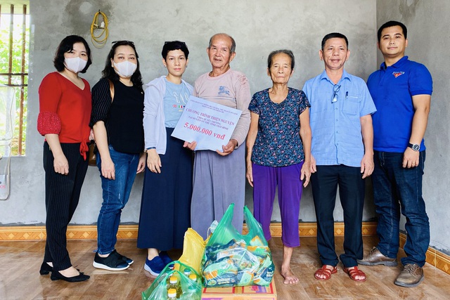Công đoàn Bộ VHTTDL tặng quà cho các gia đình khó khăn tại Thái Bình - Ảnh 1.
