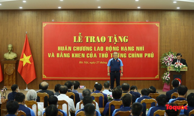 Ông Park Hang-seo trở thành HLV đầu tiên trong lịch sử bóng đá Việt Nam nhận Huân chương Lao động hạng Nhì - Ảnh 1.