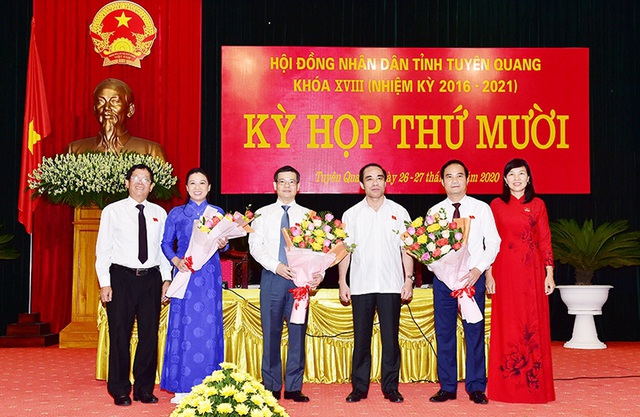 Tuyên Quang bầu Chủ tịch UBND tỉnh, Thanh Hóa có tân Giám đốc Công an - Ảnh 1.