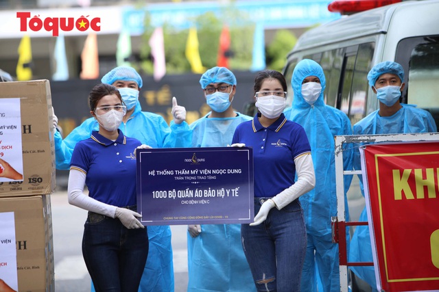 7 bệnh viện ở Đà Nẵng tiếp nhận 7.000 bộ đồ bảo hộ y tế - Ảnh 2.
