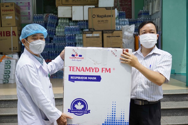 5 bệnh viện ở Đà Nẵng tiếp nhận 10.000 khẩu trang N95 chống dịch Covid-19 - Ảnh 2.