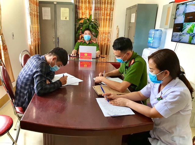 Hà Tĩnh: Một sinh viên trở về từ Đà Nẵng trốn cách ly để đi giao dịch tại ngân hàng Vietcombank - Ảnh 1.