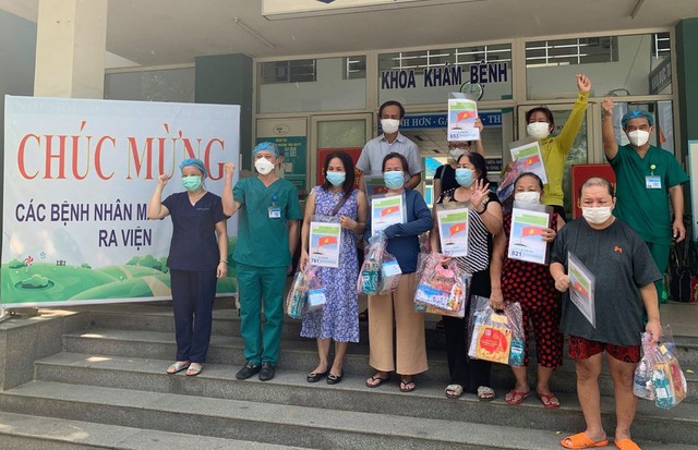 Thêm 14 bệnh nhân Covid-19 điều trị tại Đà Nẵng xuất viện - Ảnh 1.