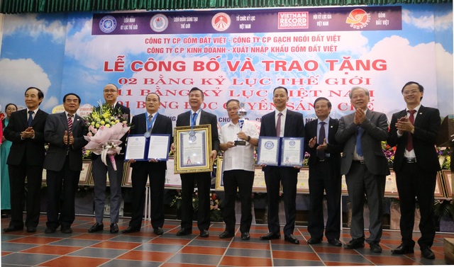 Gốm Đất Việt lập cú đúp Kỷ lục Thế giới - Ảnh 1.