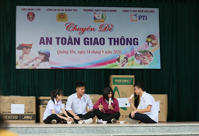 PTI phối hợp cùng Thủy đoàn I trao tặng mũ bảo hiểm cho học sinh tỉnh Quảng Ninh - Ảnh 6.