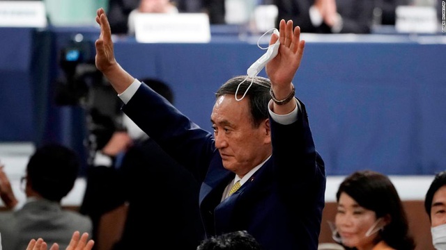 Chính thức trở thành Thủ tướng Nhật Bản, ông Yoshihide Suga đối mặt loạt thách thức - Ảnh 1.